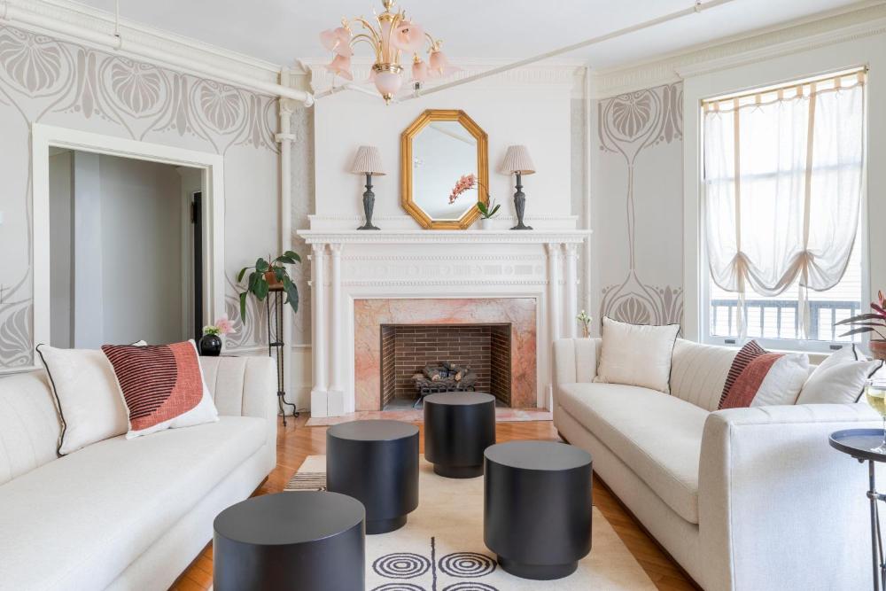 Standard Queen Room interior